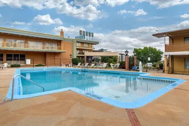 Quality Inn Denver Downtown - Havuz