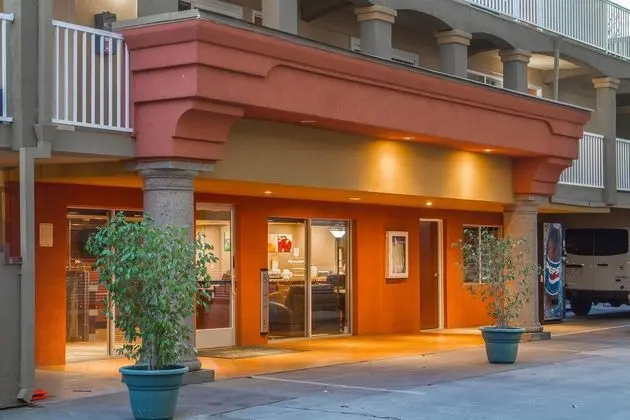 Quality Inn Downtown Downtown - Capital