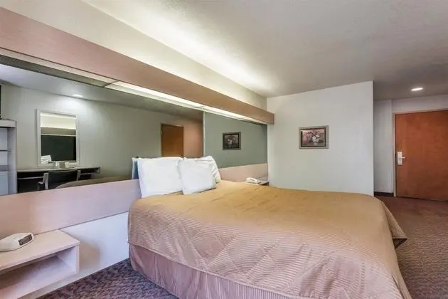 Quality Inn Downtown - near Market Square