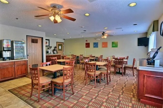 Quality Inn East Liverpool - Genel