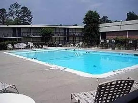Quality Inn Elizabeth City near University - Havuz