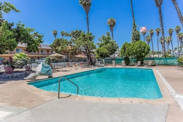 Quality Inn Escondido Downtown - Havuz