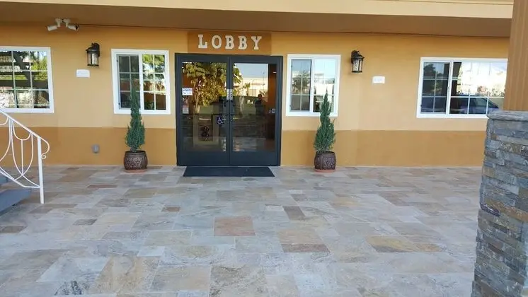 Quality Inn Escondido Downtown - Lobi