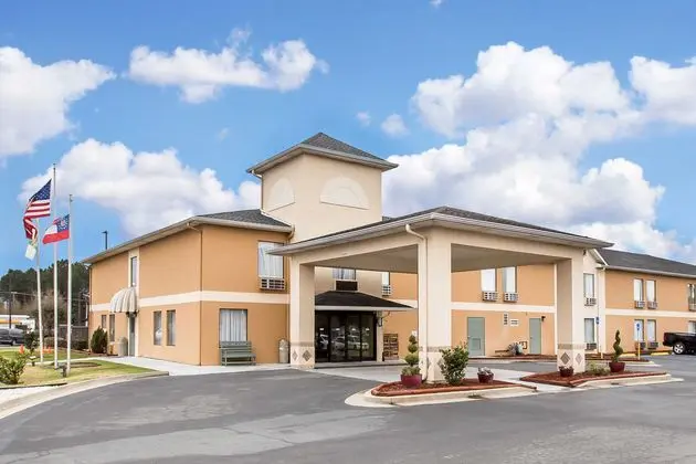 Quality Inn Fitzgerald downtown