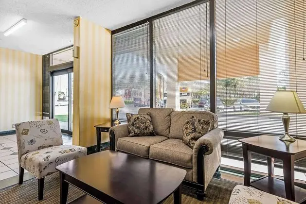 Quality Inn Fort Pierce I-95 - Lobi