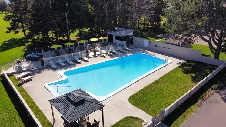 Quality Inn Garden of the Gulf Summerside - Havuz