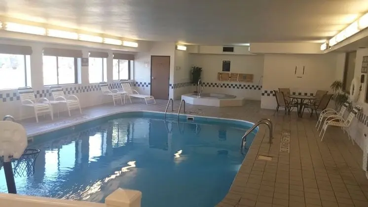 Quality Inn - Havuz