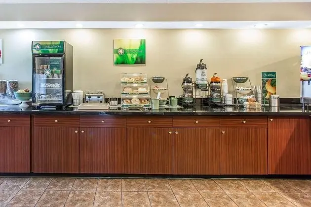 Quality Inn Greenville near University - Yeme / İçme