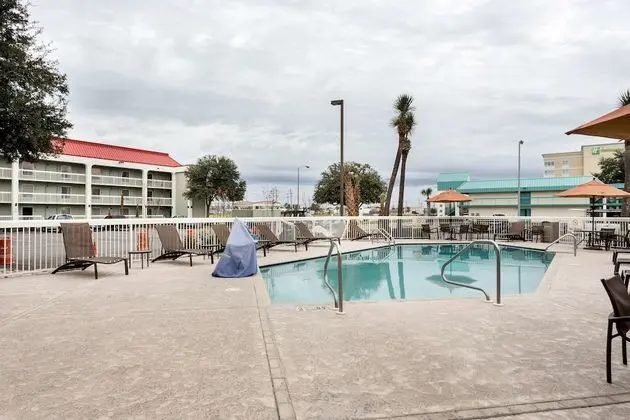 Quality Inn Gulfport I-10 - Havuz