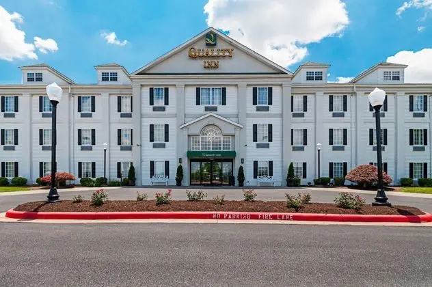 Quality Inn Harrisonburg I-81 - Dış Mekan