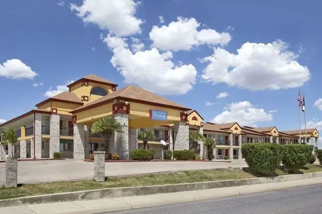 Quality Inn I-10 East near AT&T Center