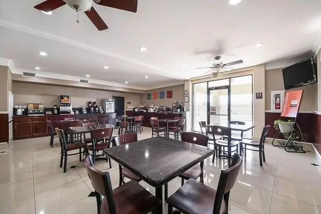 Quality Inn Kingsville Hwy 77