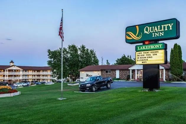 Quality Inn Lakefront - Dış Mekan