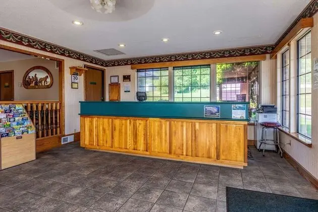 Quality Inn Lakefront - Lobi