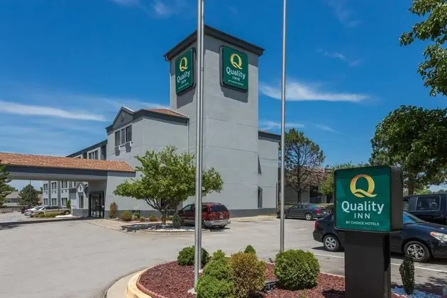 Quality Inn Lees Summit - Kansas City - Dış Mekan