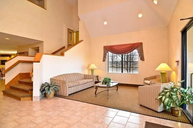 Quality Inn Lees Summit - Kansas City - Lobi