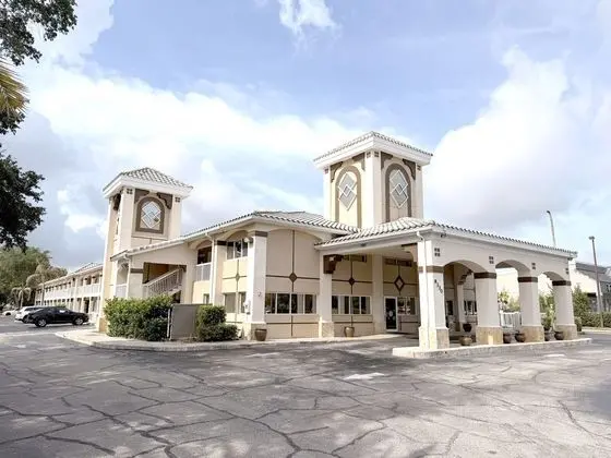 Quality Inn Maingate West - Dış Mekan