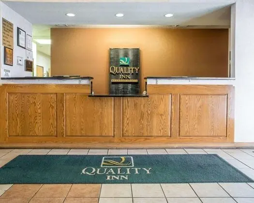 Quality Inn - Lobi