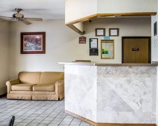 Quality Inn - Lobi