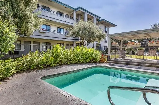 Quality Inn Monterey Beach Dunes