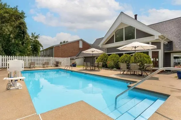 Quality Inn Morgantown - Havuz