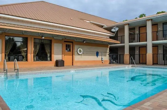 Quality Inn near Manatee Springs State Park