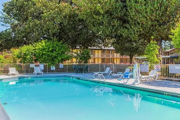Quality Inn Northeast - Genel