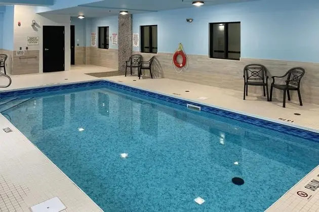Quality Inn - Havuz