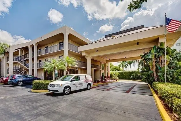 Quality Inn Palm Beach International Airport