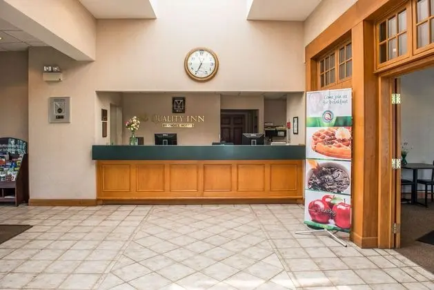 Quality Inn Pittsburgh Airport - Lobi