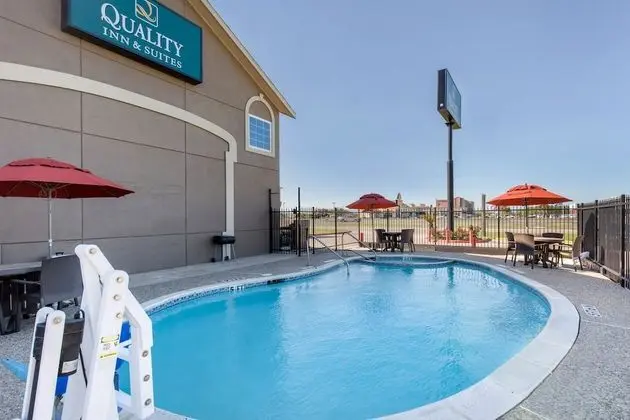 Quality Inn Port Arthur – Nederland - Havuz