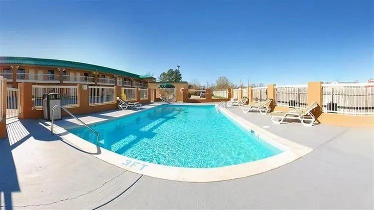 Quality Inn Riverfront Center - Genel