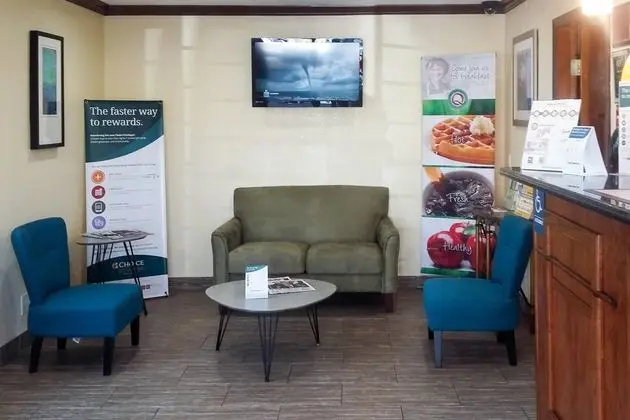 Quality Inn San Diego I-5 Naval Base - Lobi