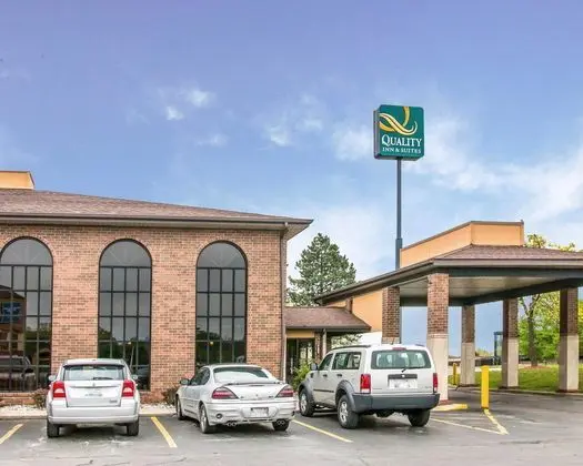 Quality Inn & Suites Airport Flint