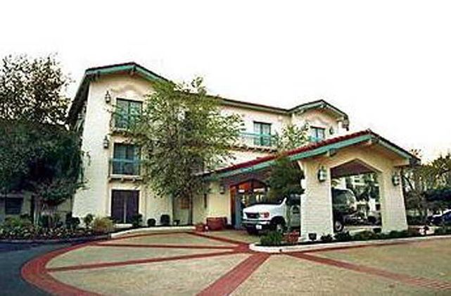Quality Inn & Suites Airpot Clt