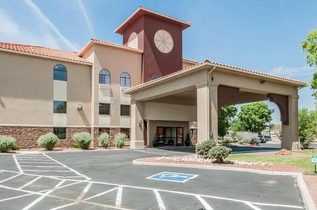 Quality Inn & Suites