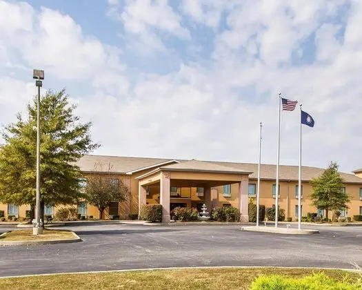 Quality Inn & Suites Benton - Draffenville