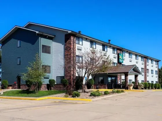 Quality Inn & Suites - Dış Mekan