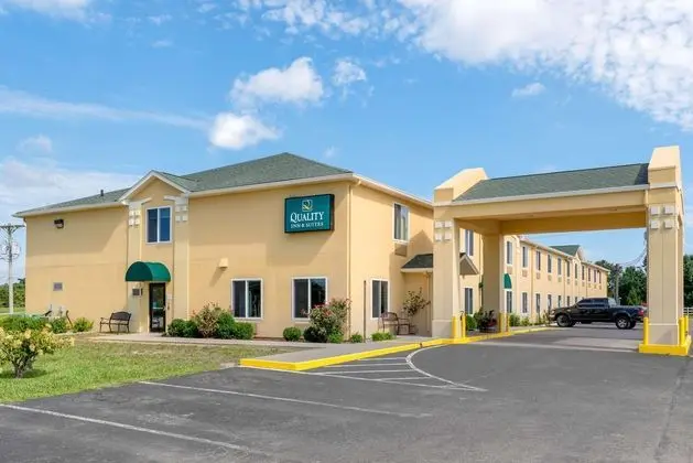 QUALITY INN SUITES