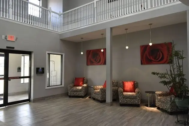 Quality Inn & Suites - Lobi