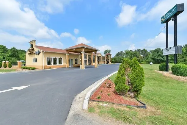 Quality Inn & Suites CARTERSVILLE - Dış Mekan