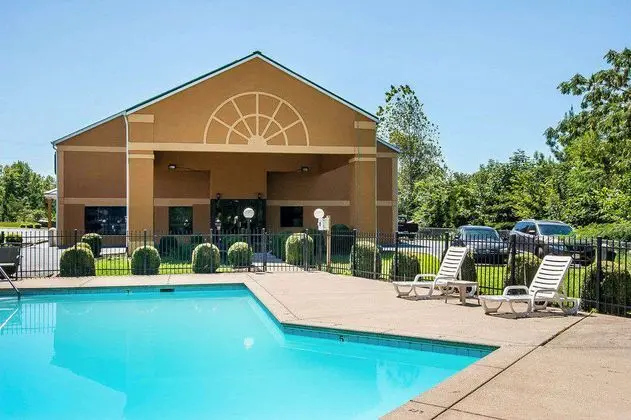 Quality Inn & Suites Centerville - 1