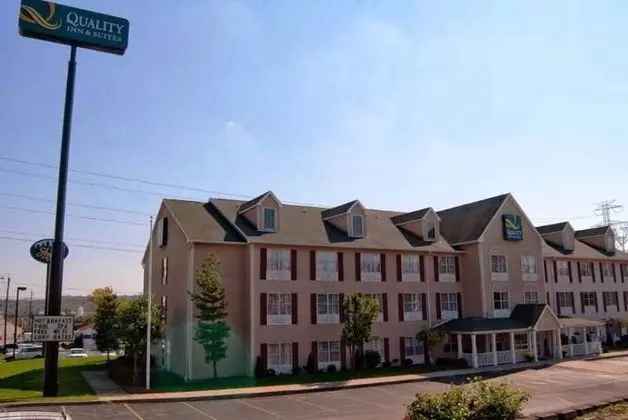 Quality Inn & Suites Cincinnati Sharonville