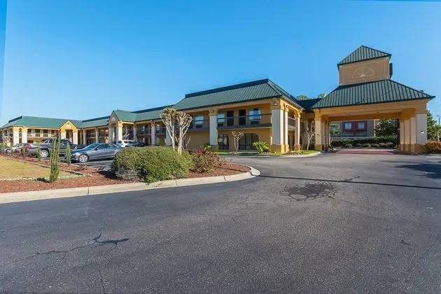 Quality Inn & Suites Civic Center