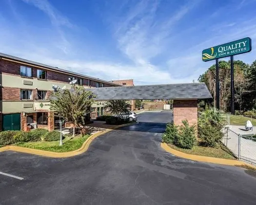 Quality Inn & Suites
