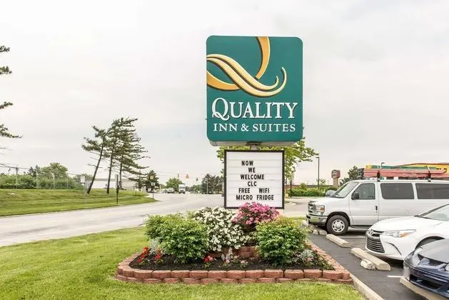Quality Inn & Suites Columbus West - Hilliard - Dış Mekan