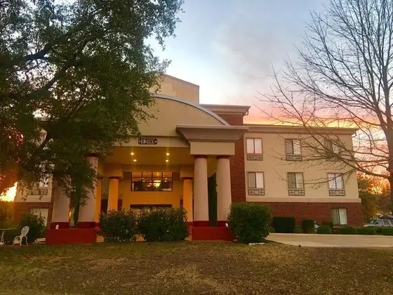 Quality Inn & Suites Coppera Cove