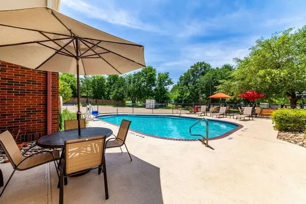 Quality Inn & Suites Coppera Cove - Havuz