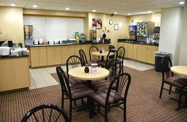 Quality Inn & Suites Council Bluffs Area