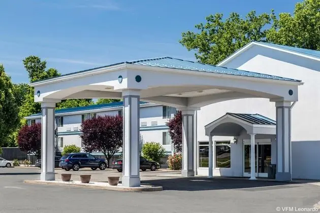 Quality Inn & Suites Danbury Area